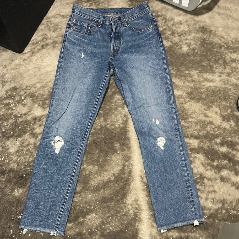 LEVIS Classic Blue Distressed Women's Jeans 26/30